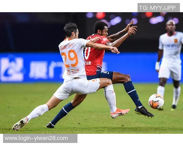 上海与武汉卓尔的激烈对决展现足球魅力与城市精神的巅峰对抗 上海与武汉卓尔的激烈对决展现足球魅力与城市精神的巅峰对抗