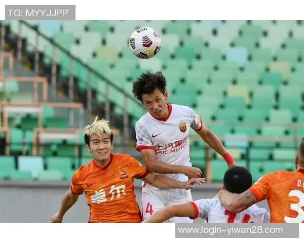 上海足球队转型之路的挑战与机遇全景解析 上海足球队转型之路的挑战与机遇全景解析