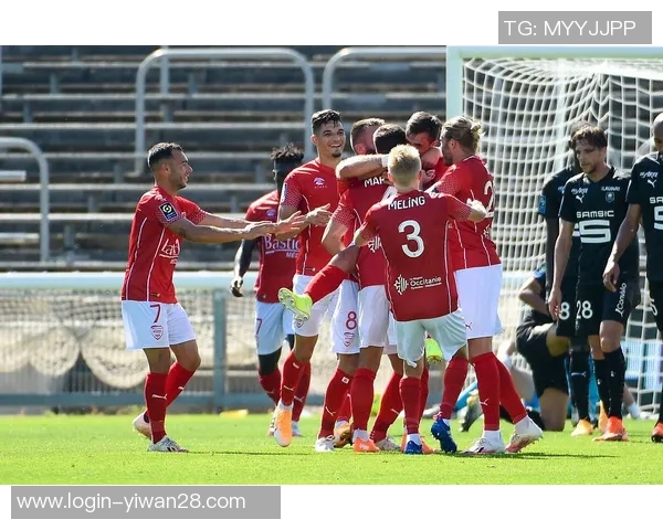 尼姆与里昂的对决将在哪个球场举行及相关赛事信息解析